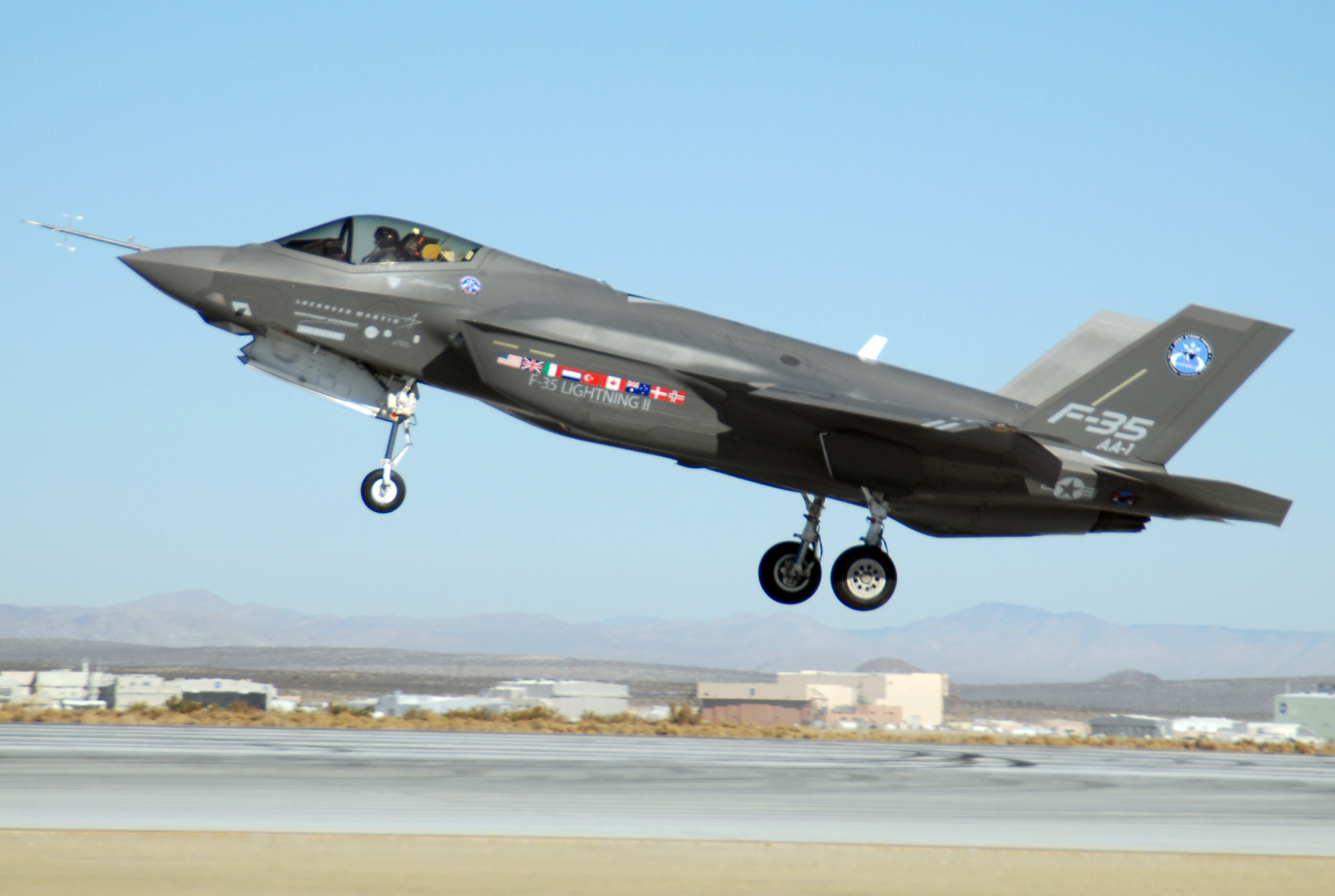 Featured image of post Tragedy at Edwards Air Force Base: A Nation Mourns the Loss of Eight Brave Heroes