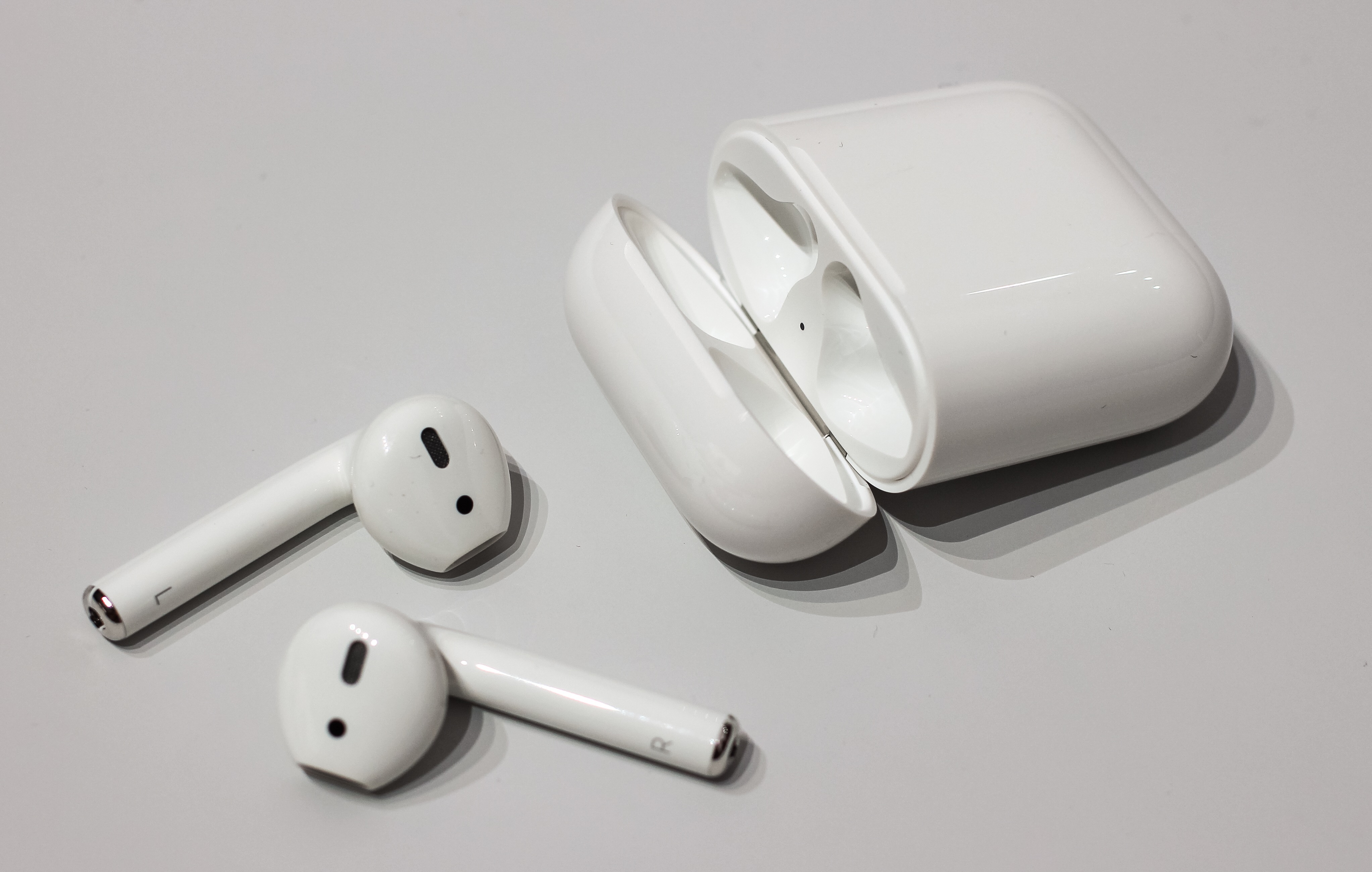 Featured image of post Noise-Cancelling Tech at a Steal: AirPods 4 with ANC Hit New Low on Prime Day